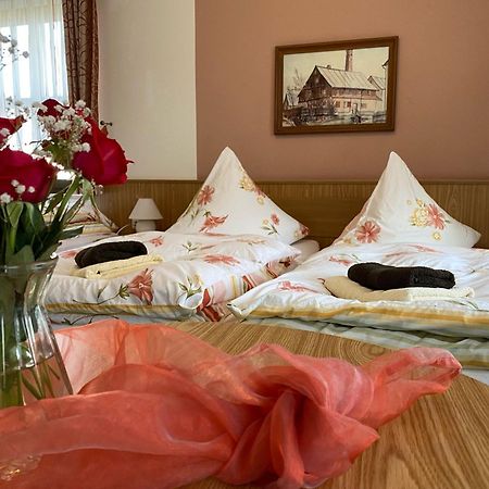 Hartmannsdorf bei Kirchberg Hotel-Pension Flechsig מראה חיצוני תמונה